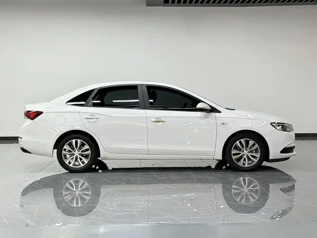 Buick Excelle — миниатюра 7