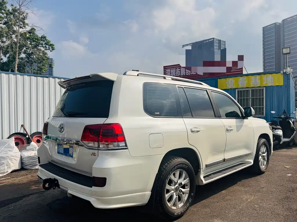 Toyota Land Cruiser — миниатюра 12