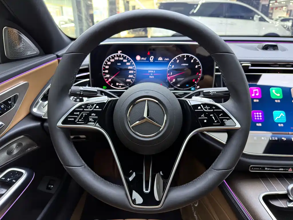 Mercedes-Benz E-Class — миниатюра 10