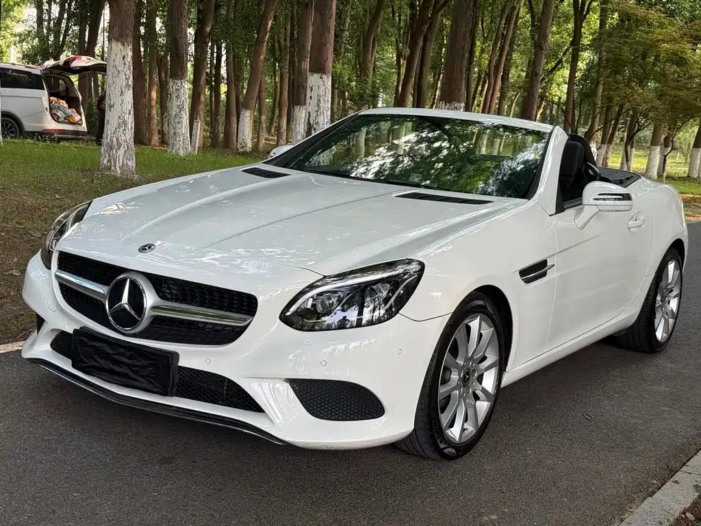 Купить Mercedes-Benz SLC