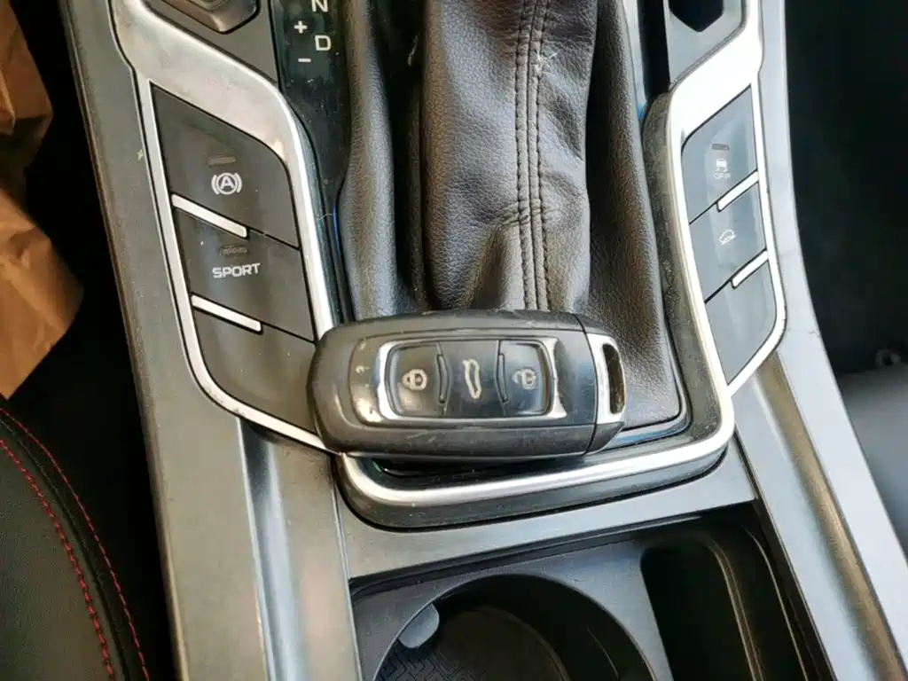 Geely Vision S1 — миниатюра 9