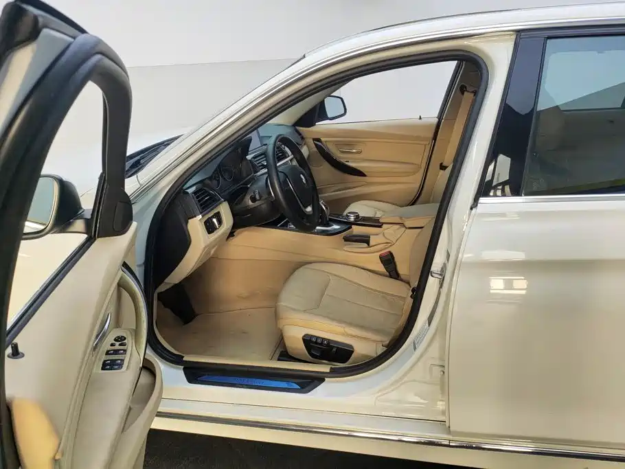 BMW 3 Series — миниатюра 9