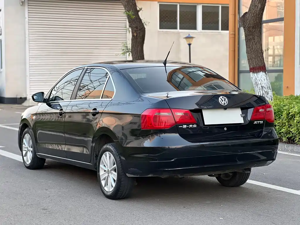 Volkswagen Jetta 1.6L Auto Comfort Type, фото 6