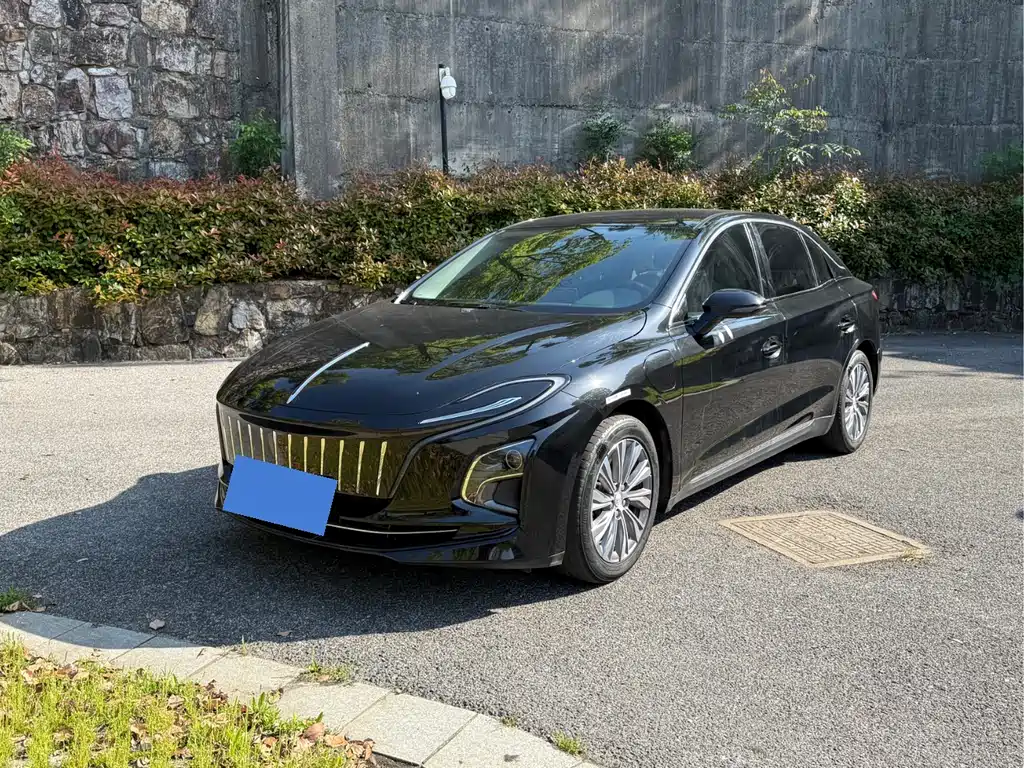 Hongqi Hongqi E-QM5 2023