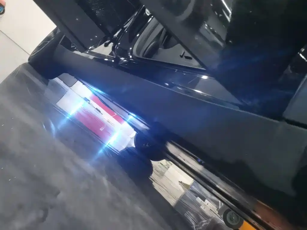 Tesla Model Y — миниатюра 21