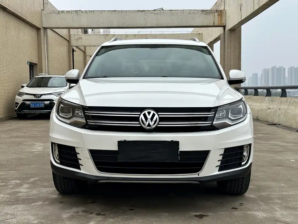 Volkswagen Tiguan 2015 2.0TSI AT Luxury