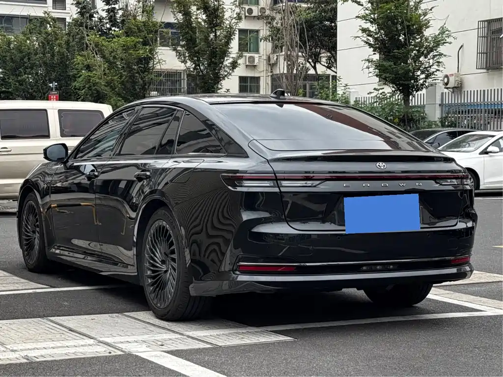 Toyota Crown (Import) — миниатюра 14