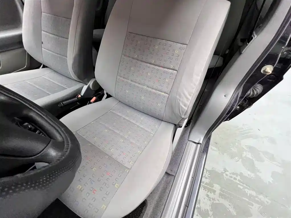 Volkswagen Santana Classic — миниатюра 4