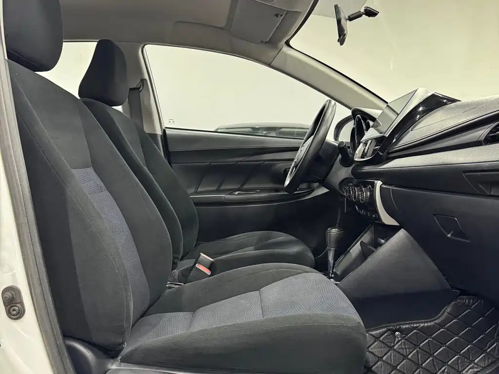 Toyota Yaris L — миниатюра 20