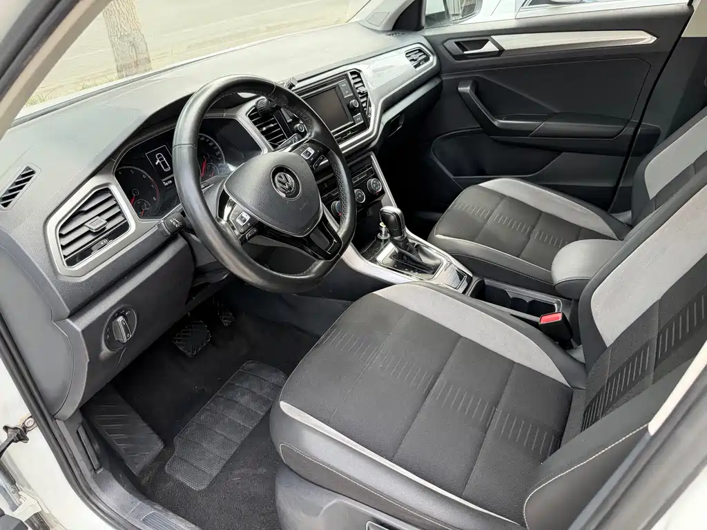 Volkswagen T-Roc — миниатюра 9
