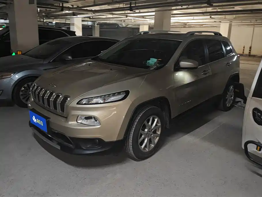 Купить Jeep Cherokee