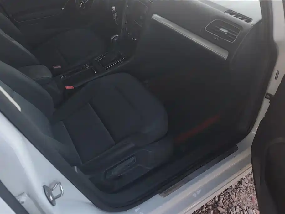 Volkswagen Golf 2018 1.6L AT Comfort