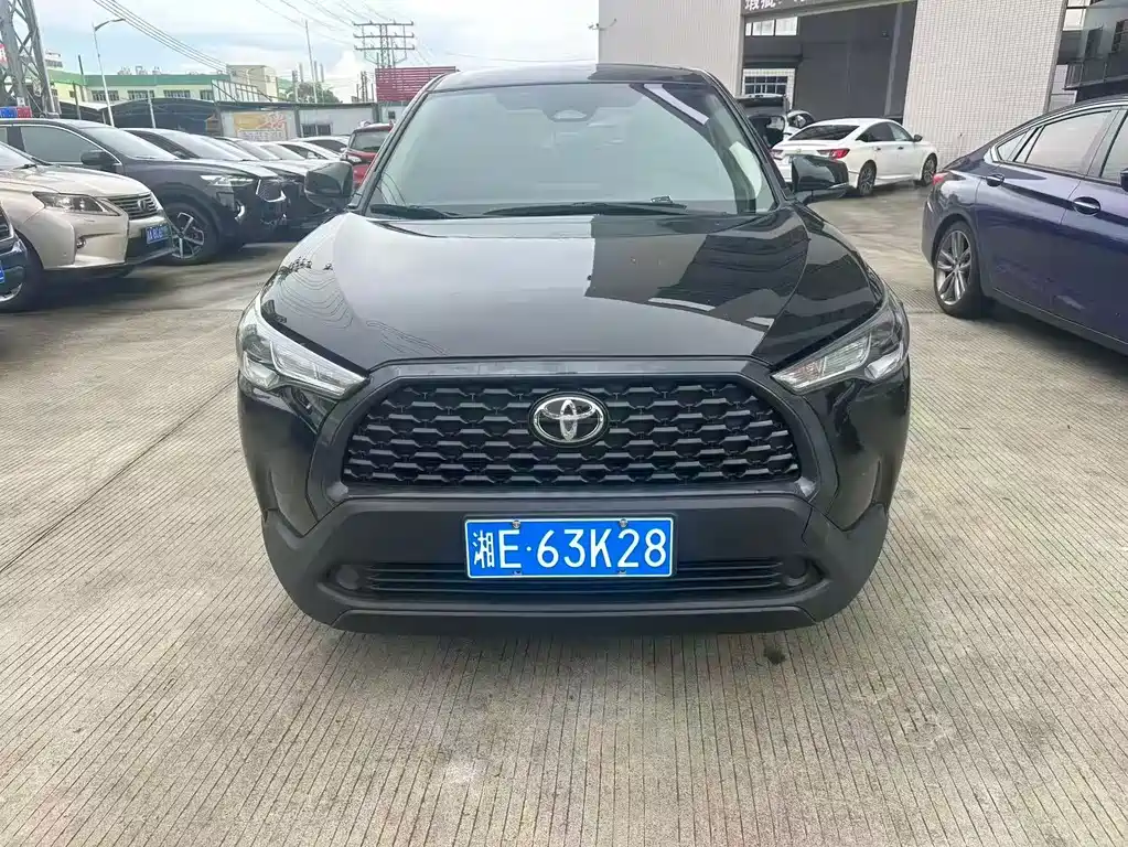 Toyota Corolla Cross - фото 2