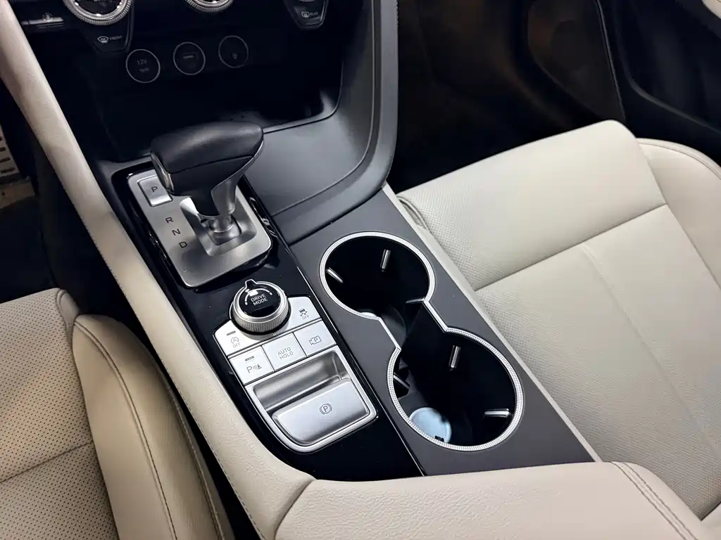 Genesis G70 — миниатюра 11