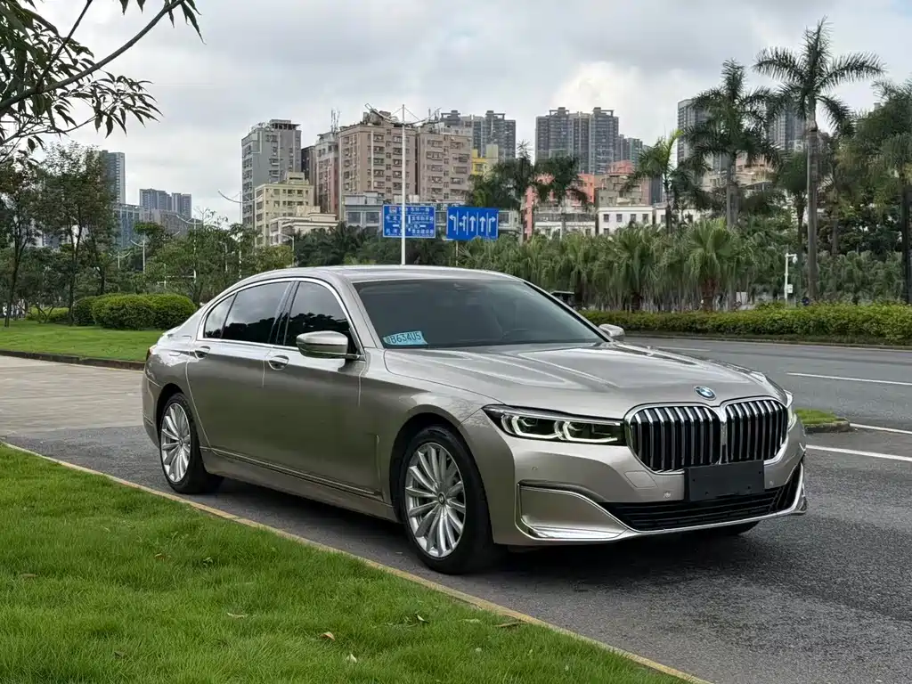 BMW 7 Series — миниатюра 2