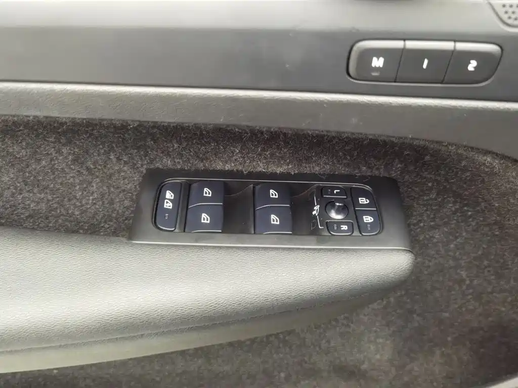 Volvo XC40 — миниатюра 9