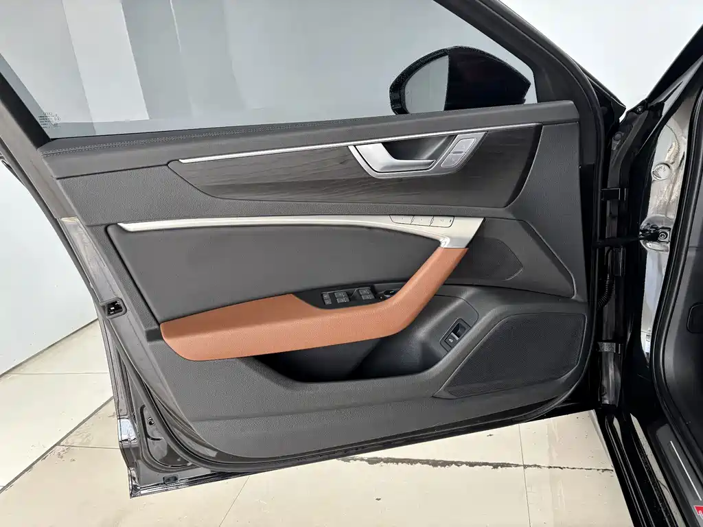 Audi A6L — миниатюра 10