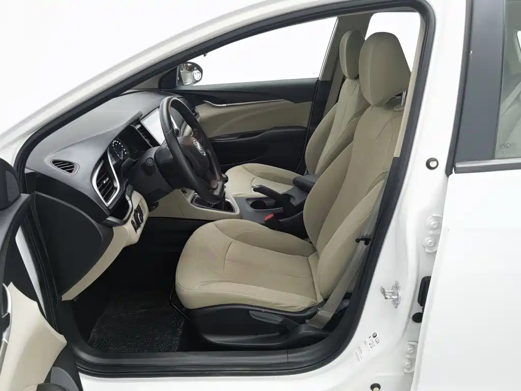 Buick Excelle — миниатюра 10
