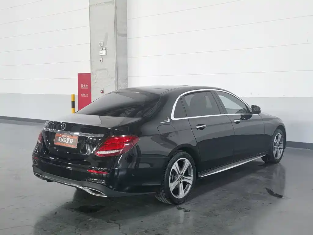 Mercedes-Benz E-Class — миниатюра 2