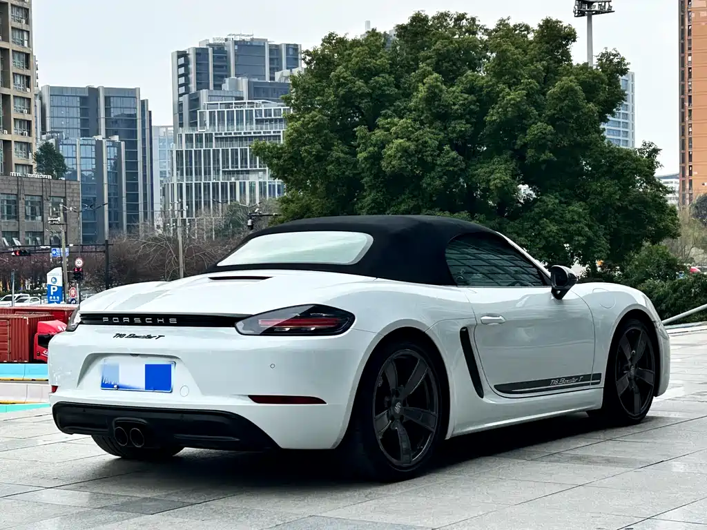 PORSCHE 718
