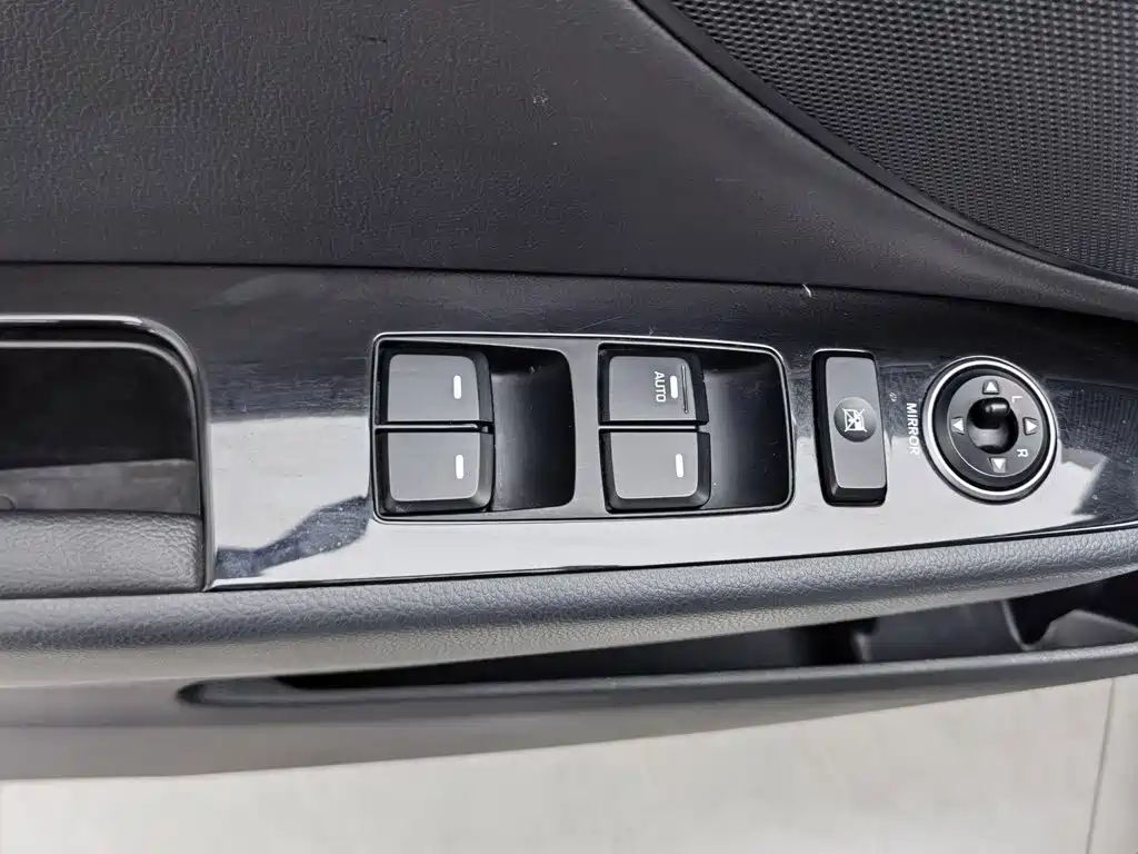 Hyundai Mistra — миниатюра 9