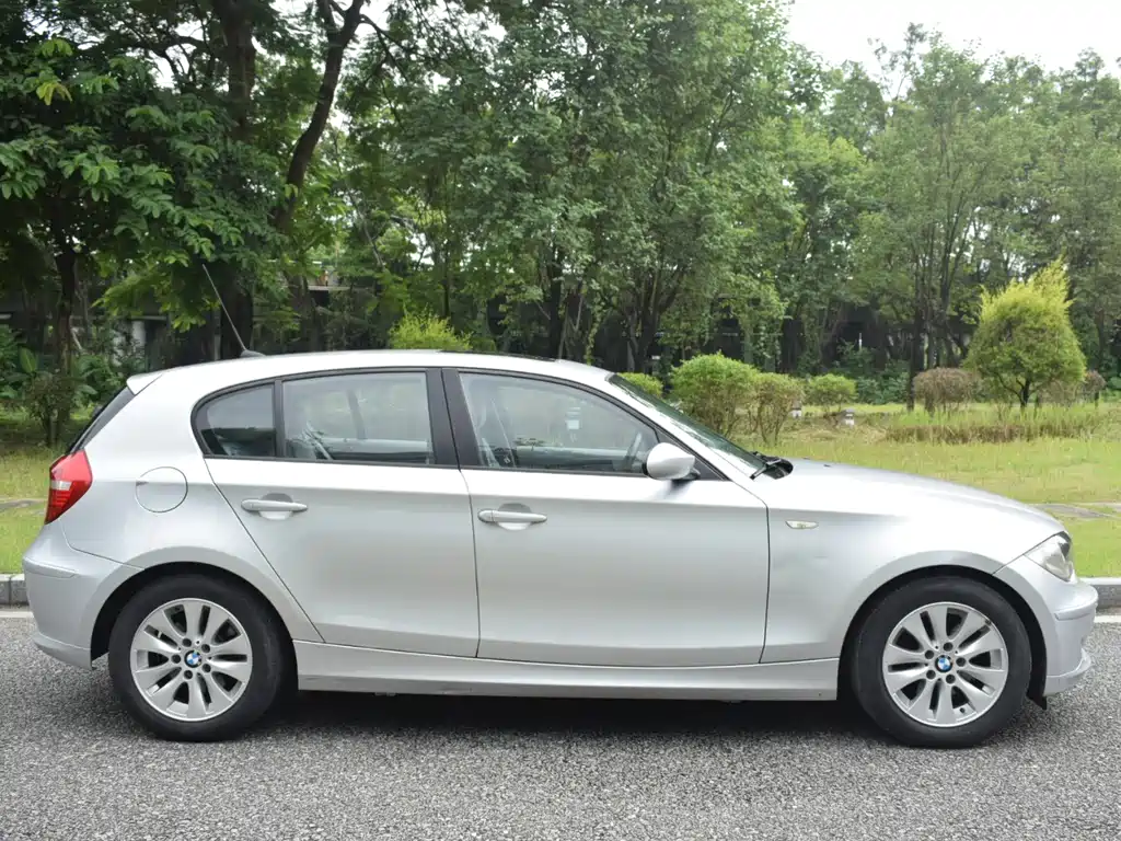 BMW 1 Series (Import) — миниатюра 7