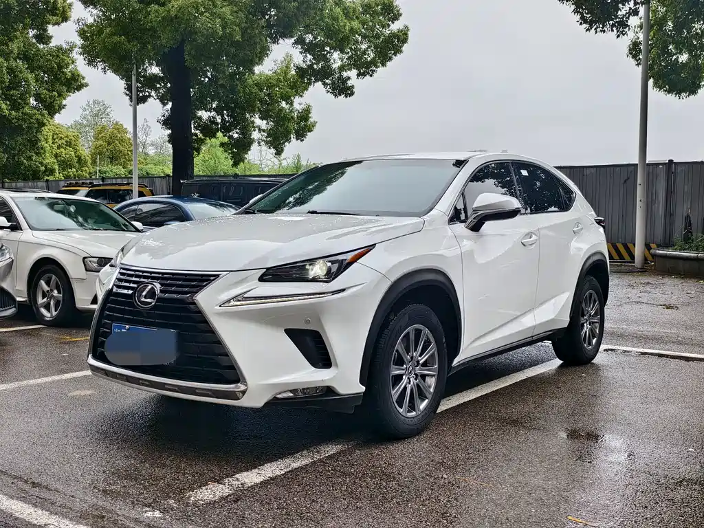 Lexus NX 2021