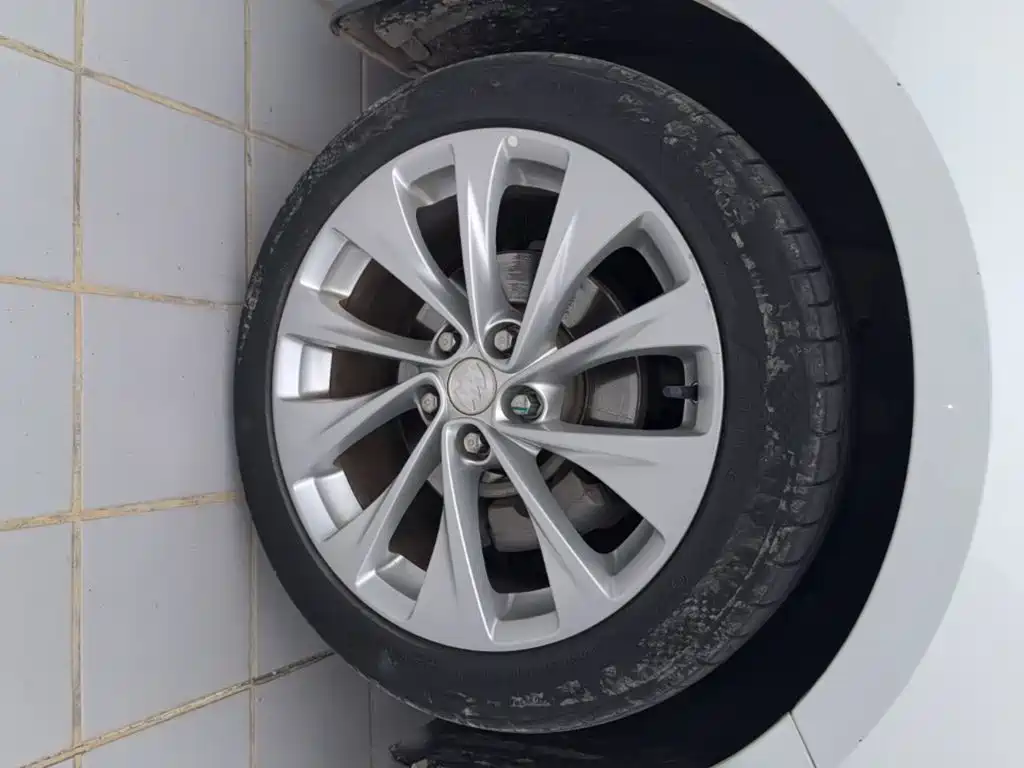 Buick Verano — миниатюра 23