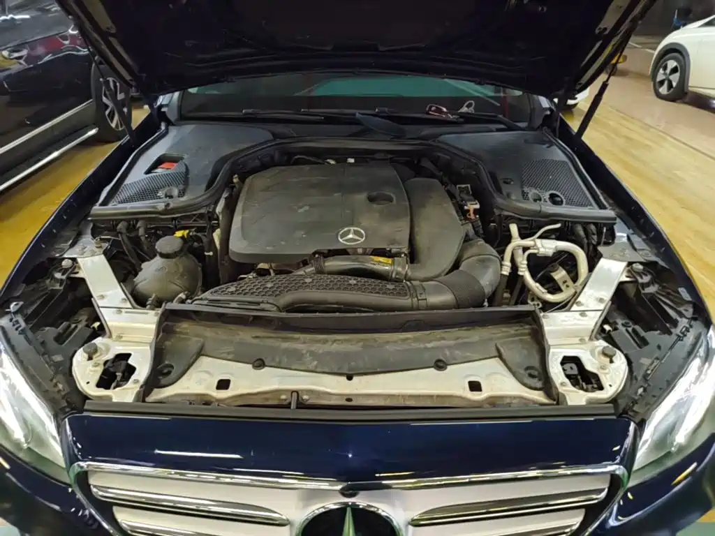Mercedes-Benz E-Class — миниатюра 20