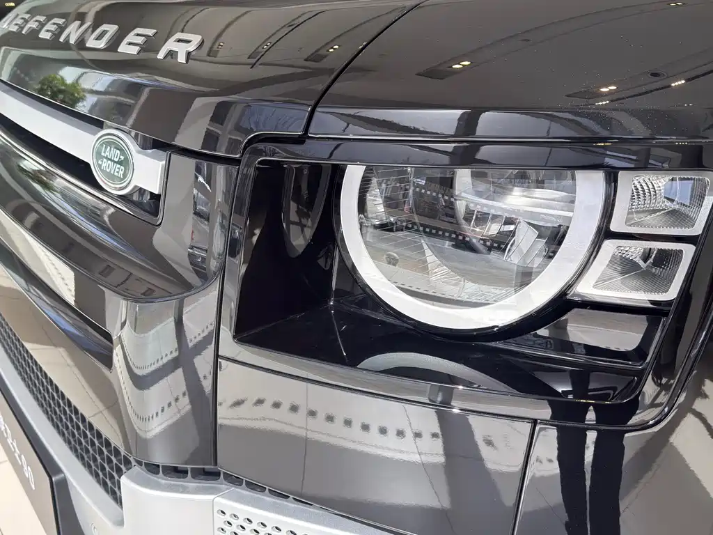 Land Rover Land Rover Defender 2025 90 2.0T P300 S
