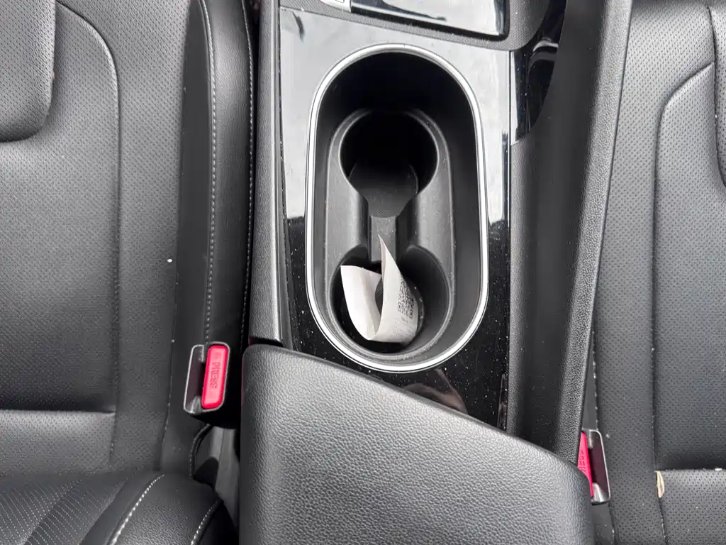 Hyundai Elantra — миниатюра 12