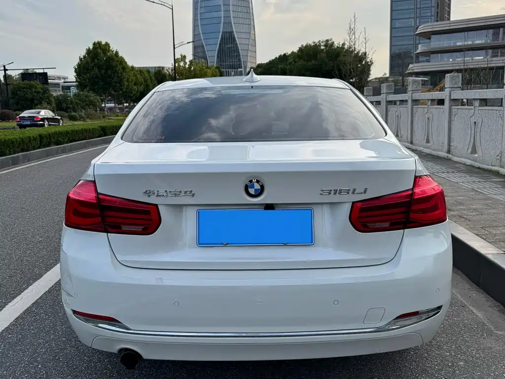 BMW 3 Series — миниатюра 5