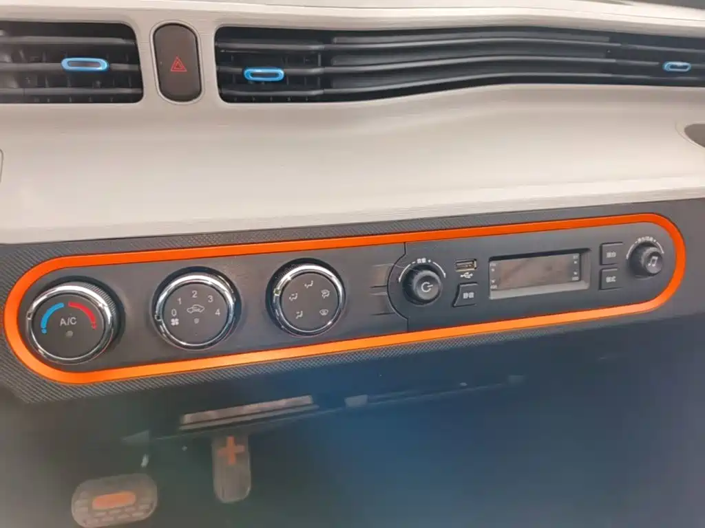 Wuling MINIEV — миниатюра 13