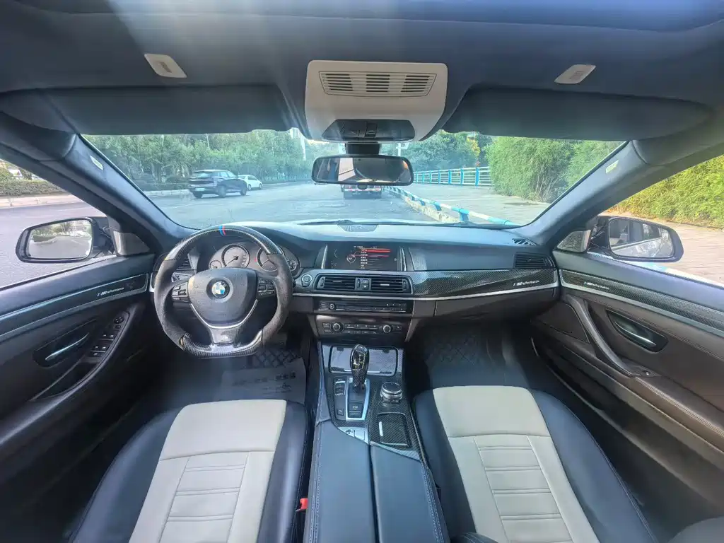 BMW 5 Series — миниатюра 6
