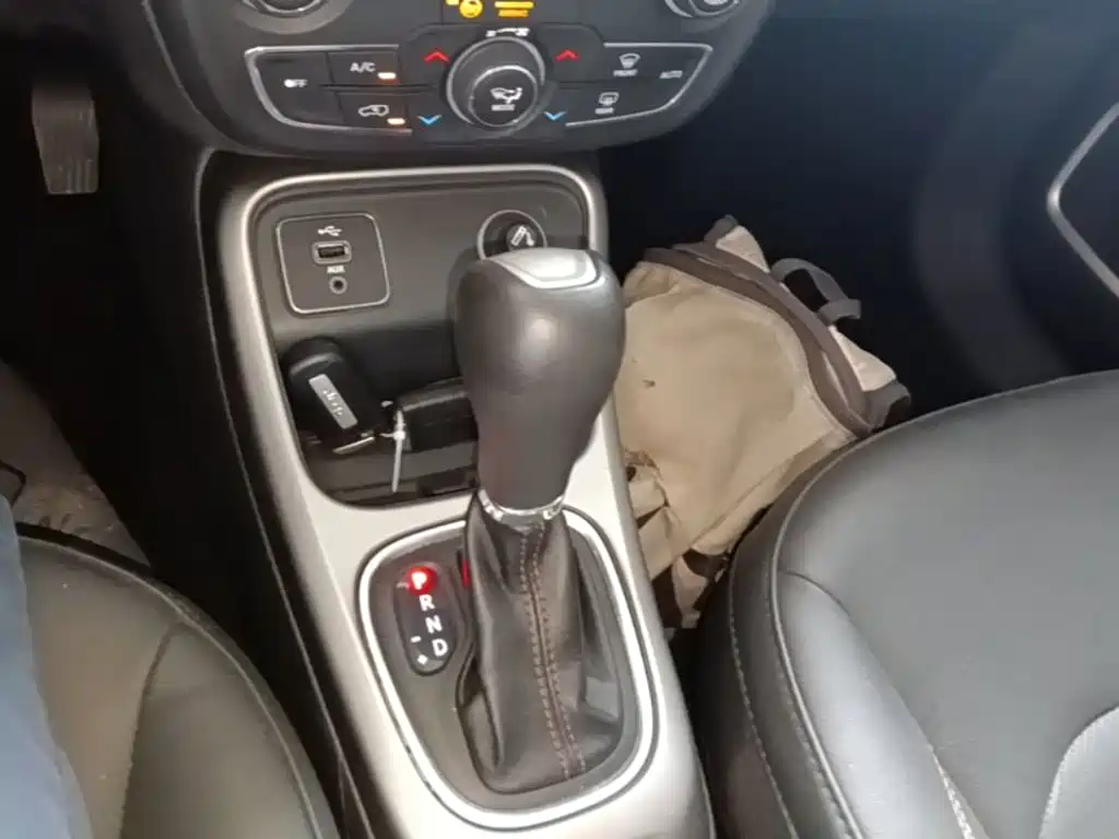Jeep Compass — миниатюра 14