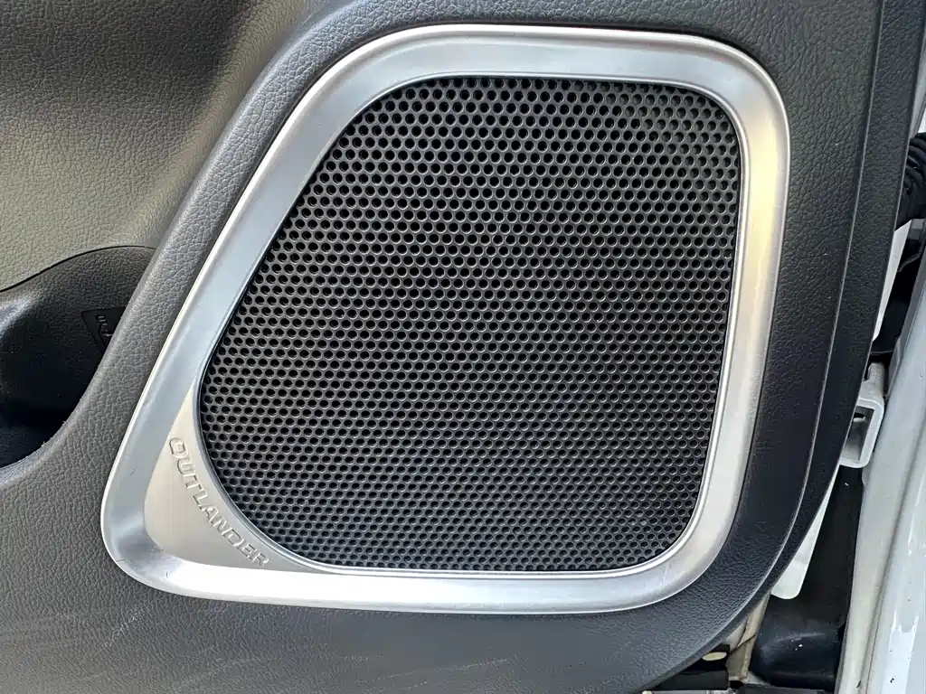 Mitsubishi Outlander — миниатюра 16