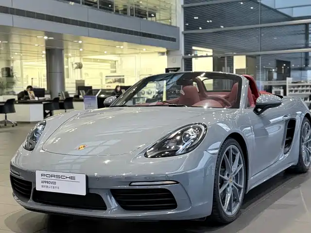 PORSCHE 718 2024