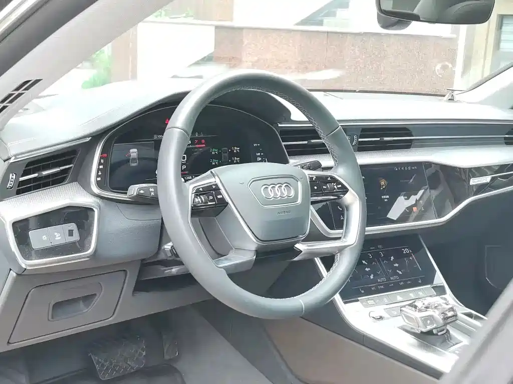 Audi A7L 2024 45 TFSI quattro S-line