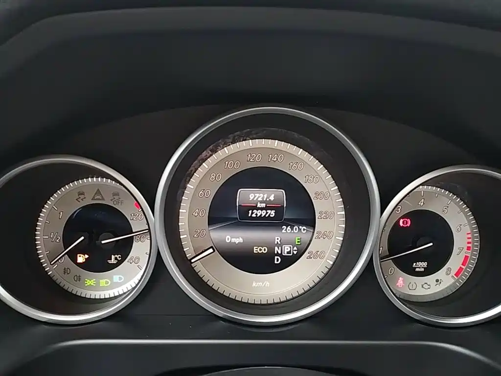 Mercedes-Benz E-Class — миниатюра 12