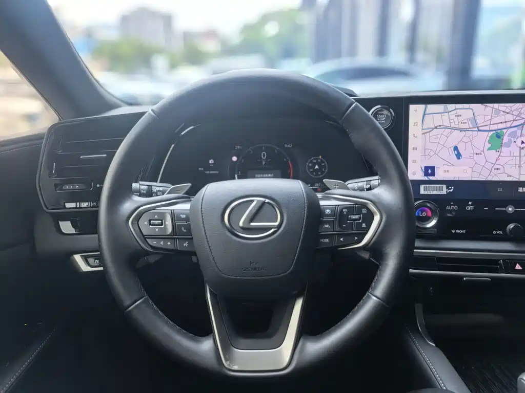 Lexus RX — миниатюра 10