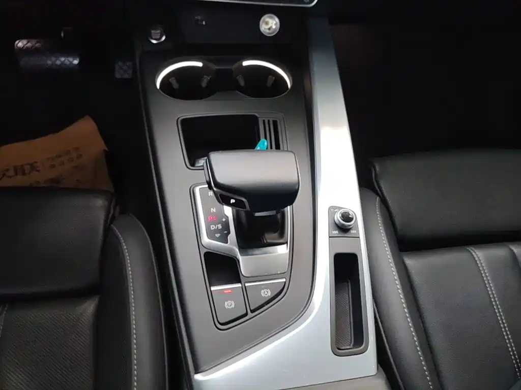 Audi A4L — миниатюра 14
