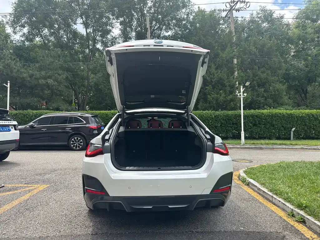 BMW i4 — миниатюра 6