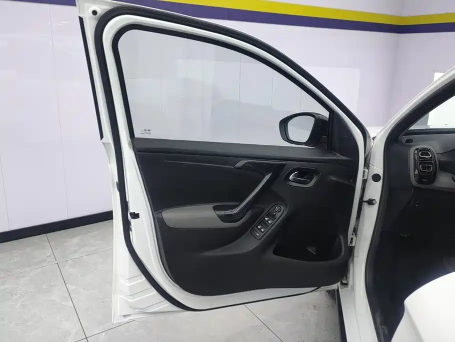 Citroen C3-XR — миниатюра 7