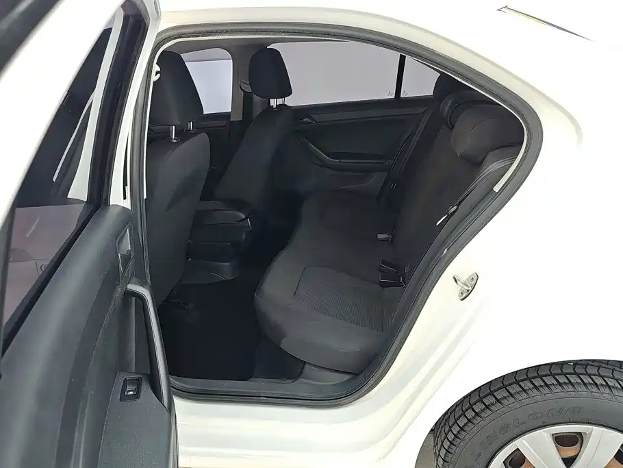 Volkswagen Jetta — миниатюра 11