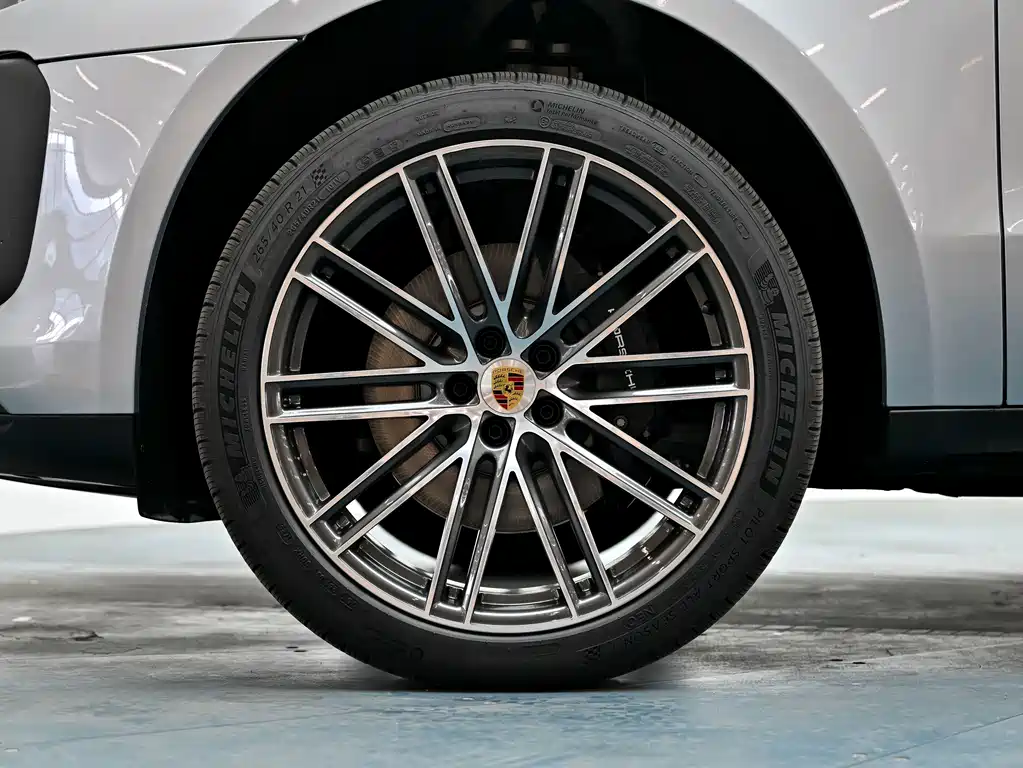 Porsche Macan — миниатюра 4