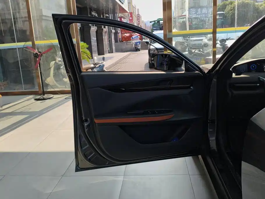 Changan UNI-V — миниатюра 7