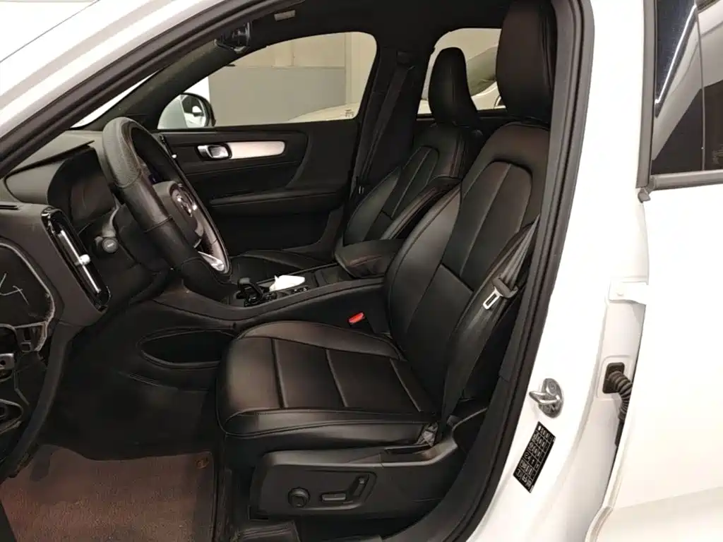 Volvo XC40 — миниатюра 15
