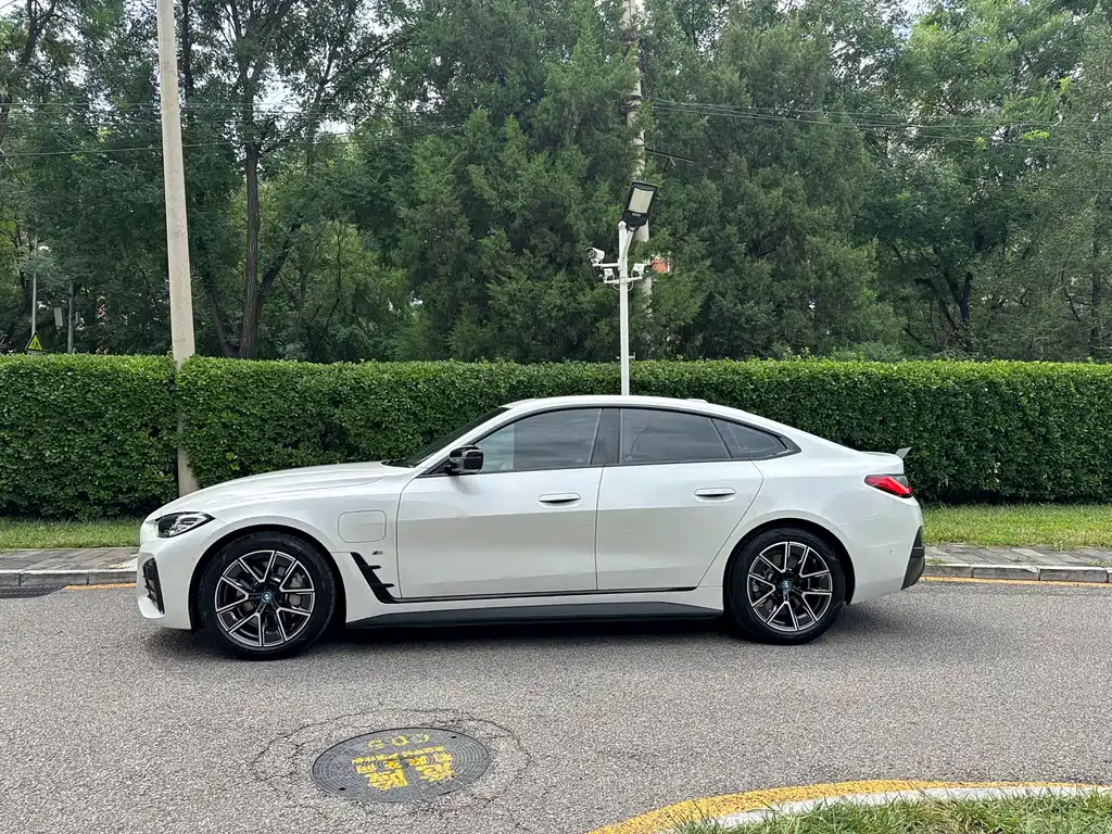 BMW i4 — миниатюра 3