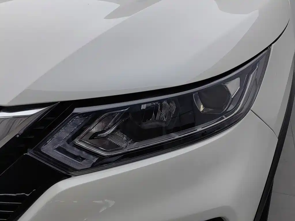 Nissan Qashqai — миниатюра 7