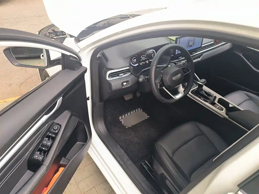 Geely Emgrand — миниатюра 12
